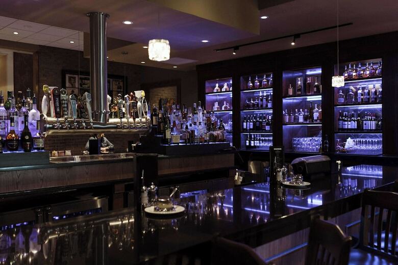 Doubletree By Hilton Hotel Des Moines Airport