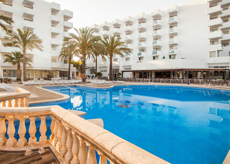 Hotel Globales Maioris