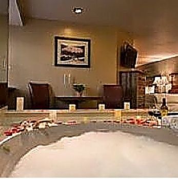 Postmarc Hotel And Spa Suites