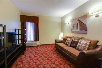 Hotel Brentwood Suites