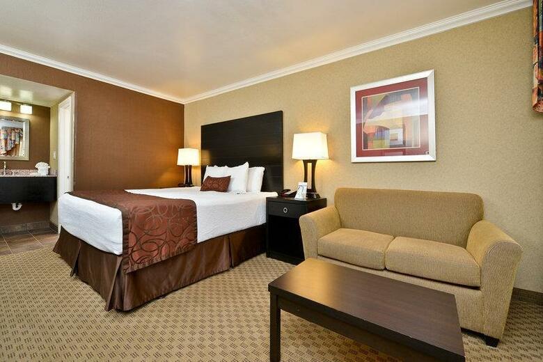 Best Western Innsuites Yuma Mall Hotel & Suites