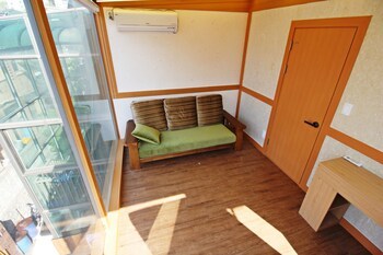 Hotel Hi Jun Guesthouse