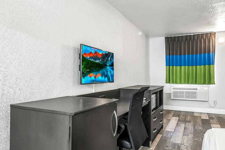 Motel Rodeway Inn & Suites