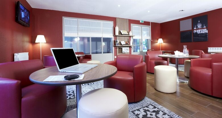 Hotel Campanile Les Ulis