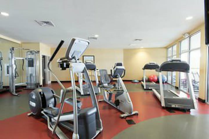 Hotel Cambria Suites
