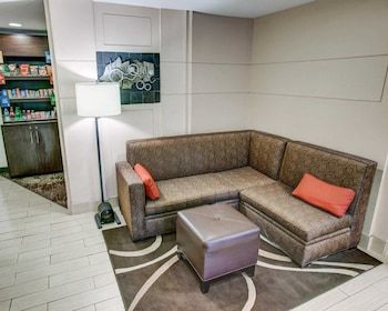 Hotel Comfort Suites