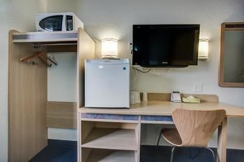 Motel 6 Red Deer