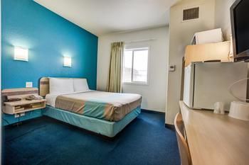 Motel 6 Red Deer
