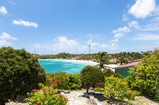 Hotel Pineapple Beach Club