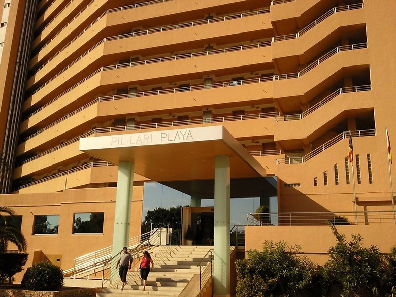 Apartamentos Pil-lari Playa