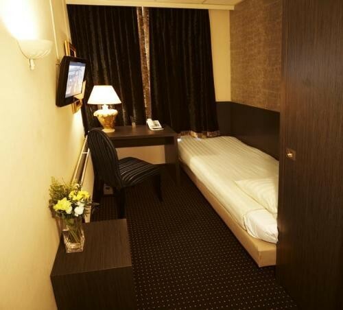 Hotel 74