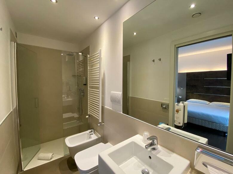 Hotel Base To Stay