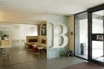 Hotel Base To Stay