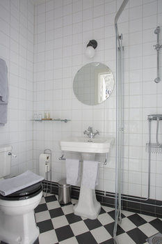 Bed & Breakfast Norrfly Herrg�rd Ab
