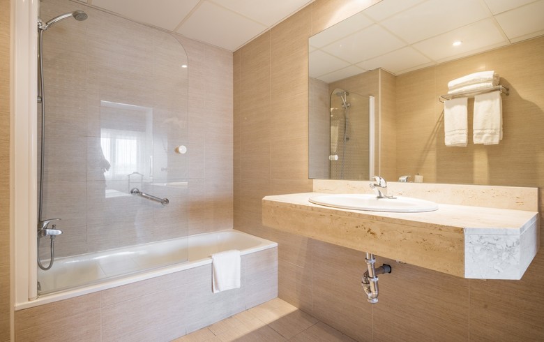 Hotel Ilunion Romareda