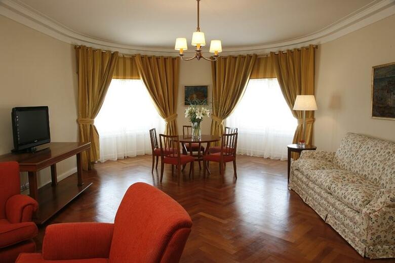NH Gran Hotel Provincial