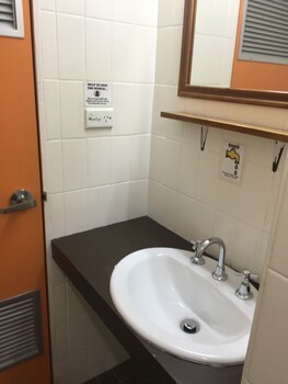 Nomads Westend Backpackers - Hostel