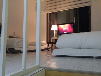 Hotel Myeongdong Artmonstay Guesthouse