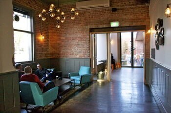 Albergue Western Hotel
