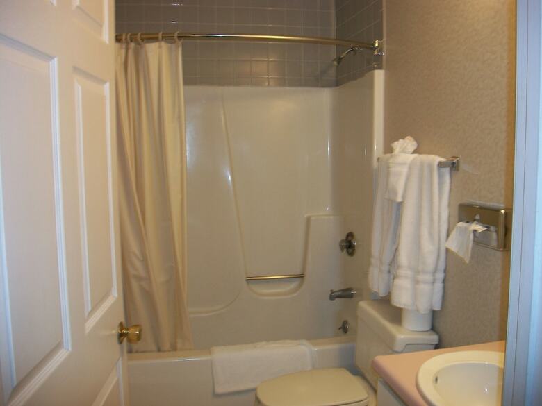 Hotel Regency Inn & Suites