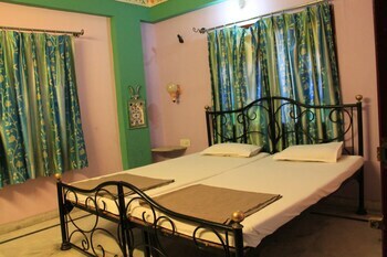 Hotel Udai Niwas On Lake Pichola