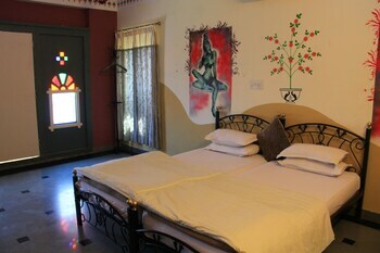 Hotel Udai Niwas On Lake Pichola