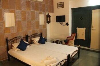 Hotel Udai Niwas On Lake Pichola