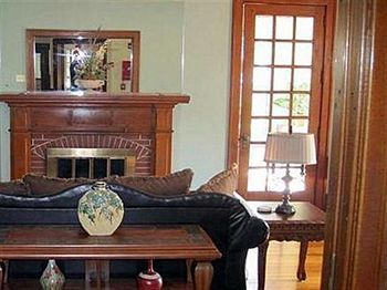Walton Manor Inn Bed & Breakfast