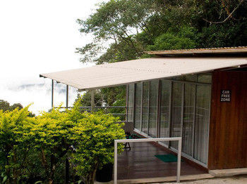 Posada J Residence