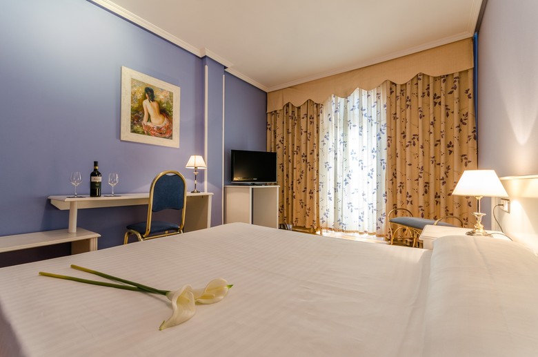 Hotel Checkin Parla Madrid