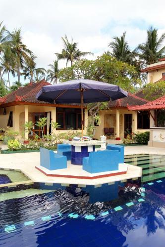 Hotel The Bali Shangrila Beach Club