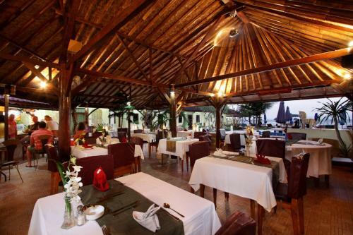 Hotel The Bali Shangrila Beach Club