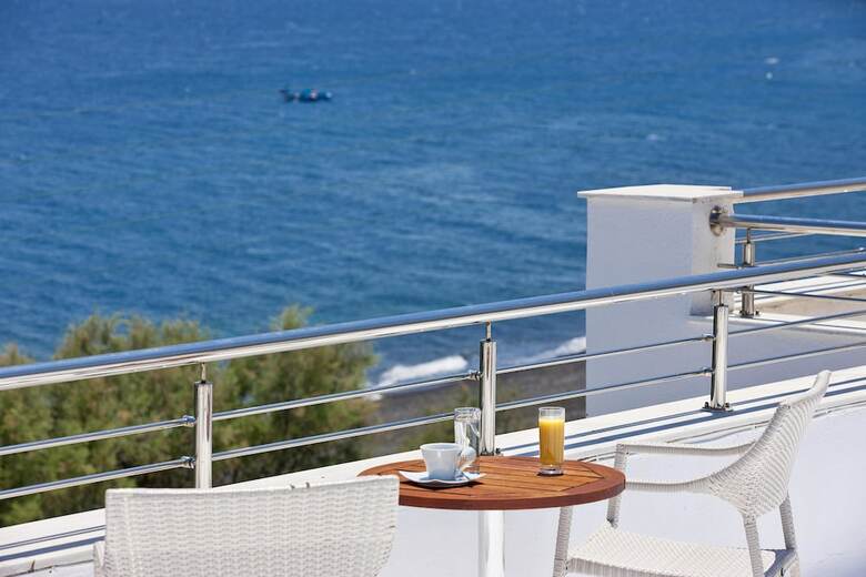 Hotel Alesahne Beach