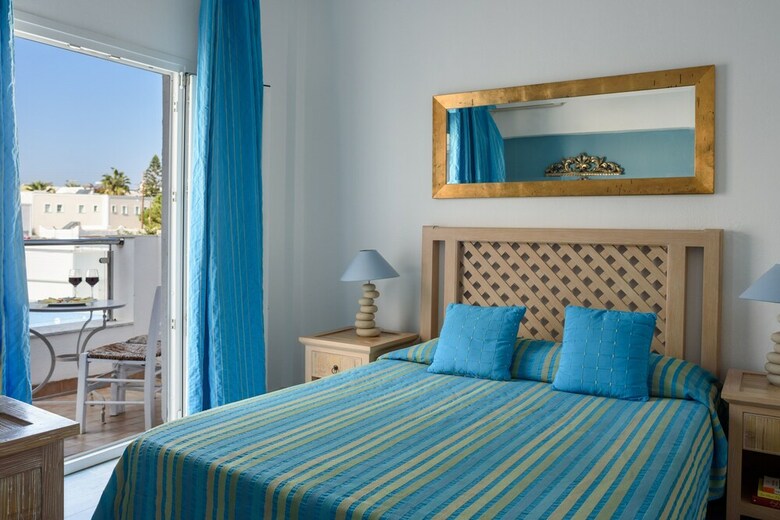 Hotel Alesahne Beach