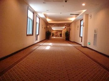 Yifeng Hotel