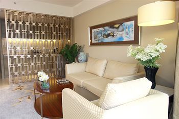 Shenzhen New World Metro Grand Hotel
