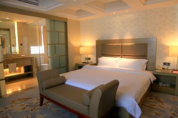 Shenzhen New World Metro Grand Hotel