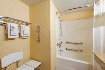 Hotel Baymont Inn & Suites West Lebanon