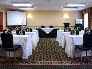 Holiday Inn Express Hotel & Suites Hartford Convention Ctr Area