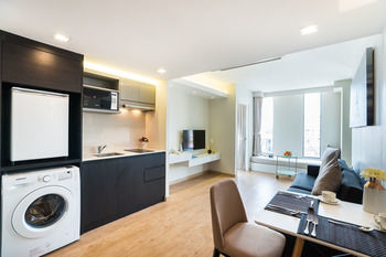 At Mind Premier Suites Hotel