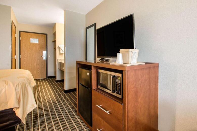 Hotel Roadstar Inn