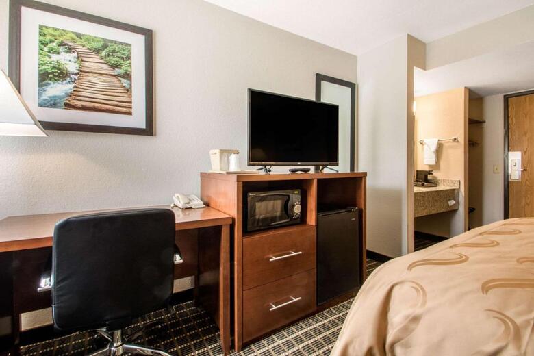 Hotel Roadstar Inn