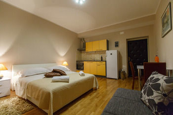 Apartments And Rooms Golden Gate
