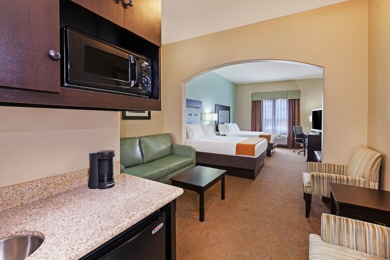 Holiday Inn Express Hotel & Suites Victoria