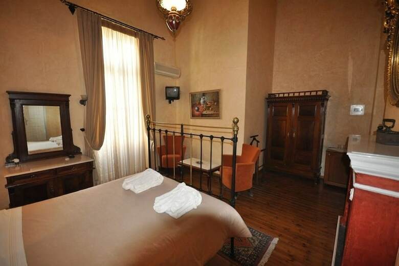 Nafsimedon Hotel