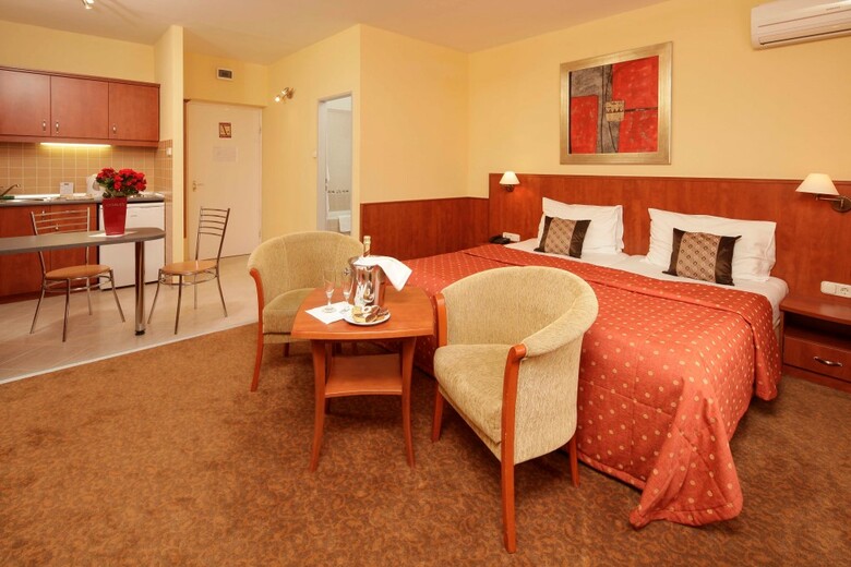 Hotel Charles
