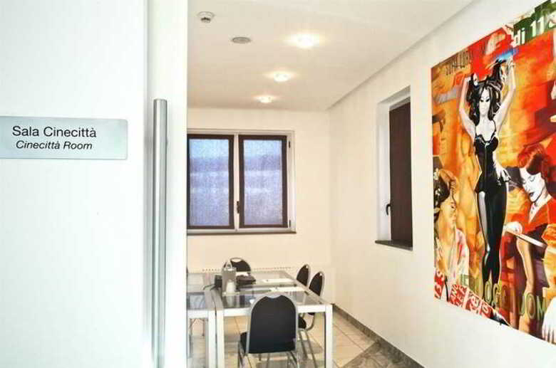 Hotel Studios
