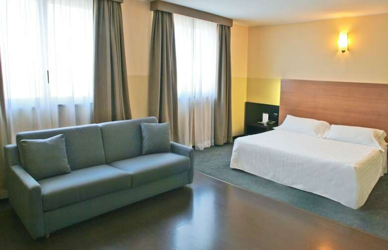 Hotel Studios