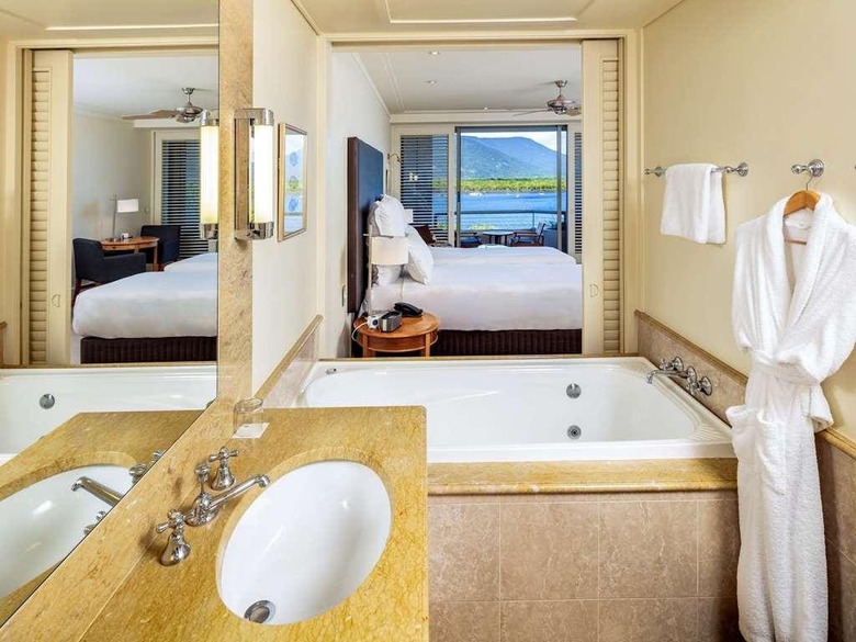 Pullman Reef Hotel Casino