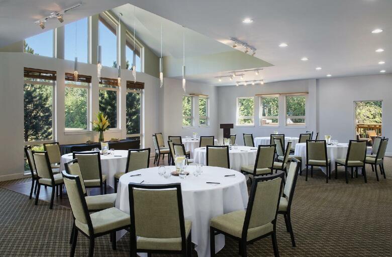Hotel Executive Suites Garibaldi Springs Resort